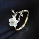 White Zirconia Ring with Flower