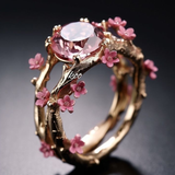 Wonderful Goldring with Flowers